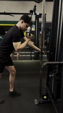 Tríceps pulley unilateral pegada supinada